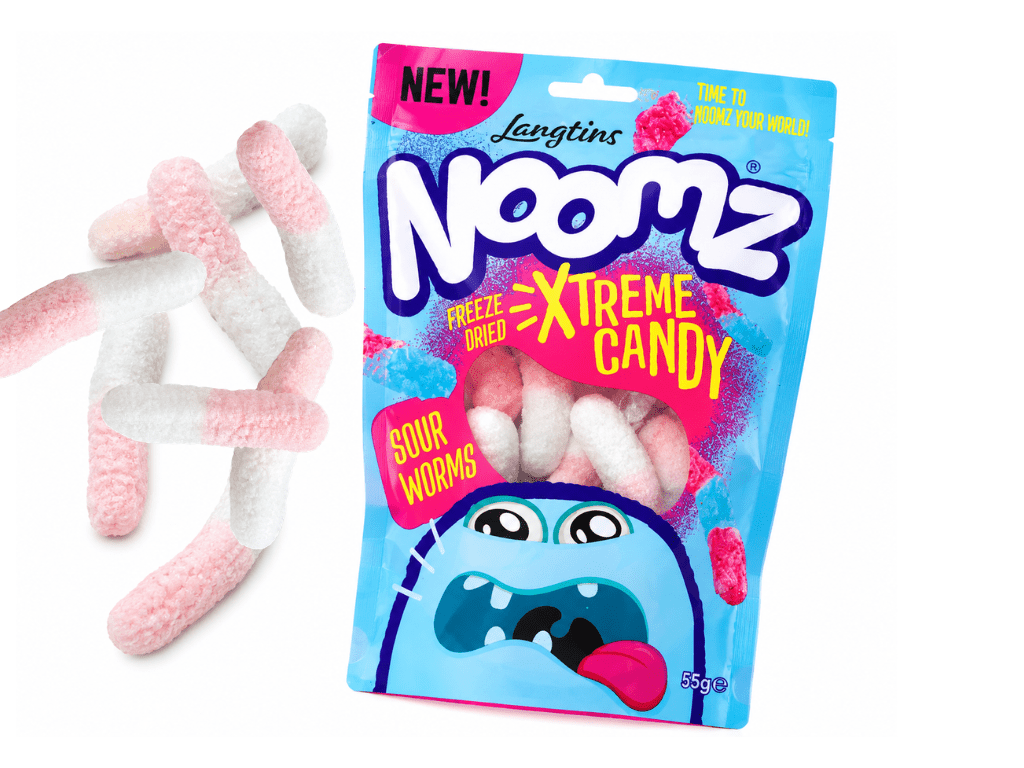 NOOMZ Xtreme Candy Sour Worms – Gefriergetrocknete Saure Würmer 55 g – American Candy & Snacks – CANDYKÖNIG