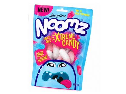 NOOMZ Xtreme Candy Sour Worms – Gefriergetrocknete Saure Würmer 55 g – American Candy & Snacks – CANDYKÖNIG